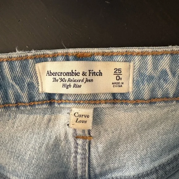 Abercrombie & Fitch Curve Love Jeans - Picture 3 of 3